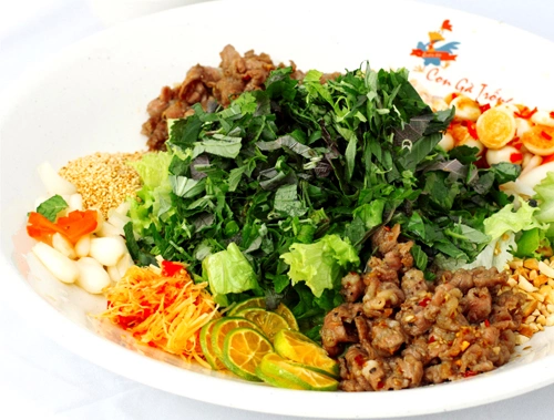 Gỏi bò ngũ sắc thơm ngon. Gỏi bò ngũ sắc thơm ngon.