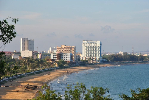 Quy Nhơn - thành phố thi ca bên bờ biển xanh. Quy Nhơn - thành phố thi ca bên bờ biển xanh.