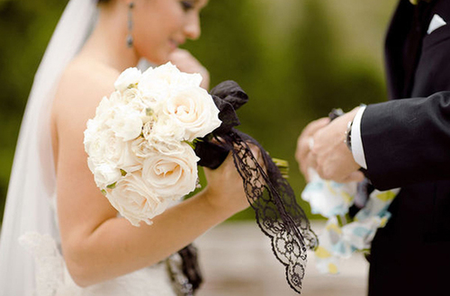 Bạn có thể sử dụng ren nhiều màu. Bạn có thể sử dụng ren nhiều màu.