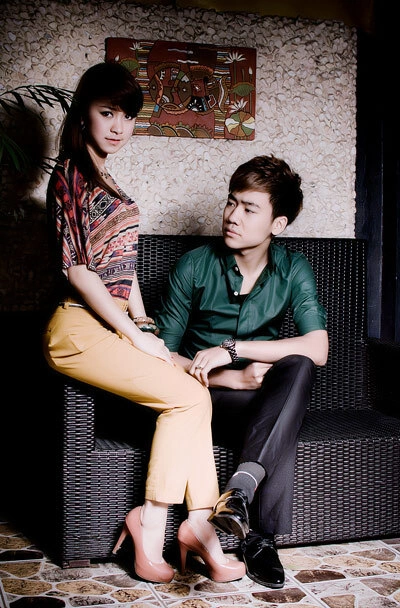 Thùy Chi chụp hình chung với hot boy Tú Corby. Thùy Chi chụp hình chung với hot boy Tú Corby.