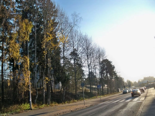 Buổi sáng cuối thu trên một con đường ở Helsinki. Buổi sáng cuối thu trên một con đường ở Helsinki.