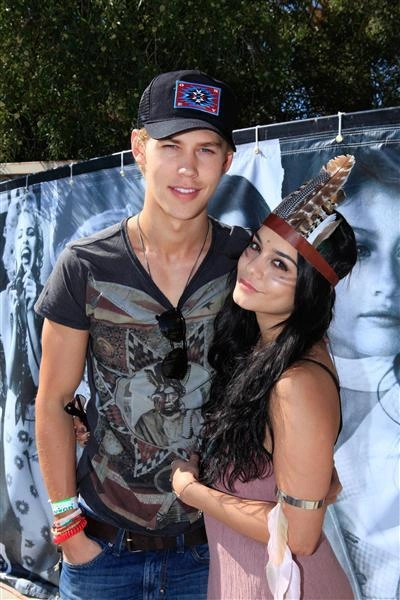 Vanessa Hudgens và Austin Butler Vanessa Hudgens và Austin Butler