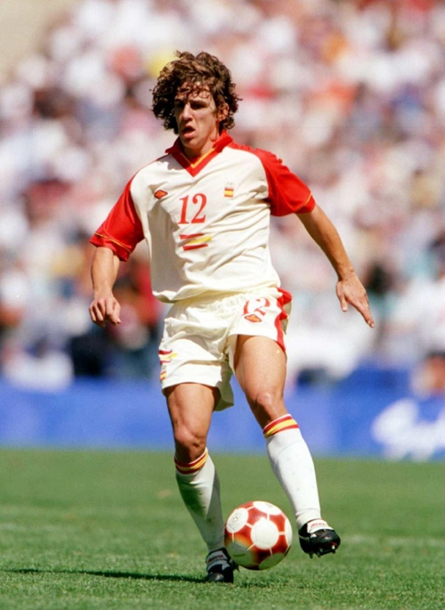 Puyol trong màu áo tuyển Tây Ban Nha tại Olympic Sydney 2000. Puyol trong màu áo tuyển Tây Ban Nha tại Olympic Sydney 2000.