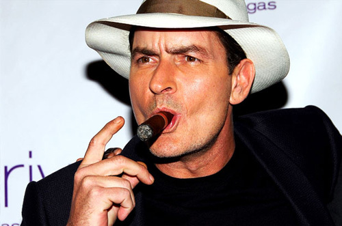 Diễn viên 42 tuổi Charlie Sheen ngoài sở thích vung tiền cho thuốc phiện còn có niềm yêu thích đặc biệt với gái mại dâm. Một trong những lần trác táng nhất của nam diễn viên này là chi tới 10.000 USD cho một cô gái điếm có tên là Ginger để "làm chuyện ấy điên cuồng" trong vài tiếng đồng hồ. Diễn viên 42 tuổi Charlie Sheen ngoài sở thích vung tiền cho thuốc phiện còn có niềm yêu thích đặc biệt với gái mại dâm. Một trong những lần trác táng nhất của nam diễn viên này là chi tới 10.000 USD cho một cô gái điếm có tên là Ginger để "làm chuyện ấy điên cuồng" trong vài tiếng đồng hồ.