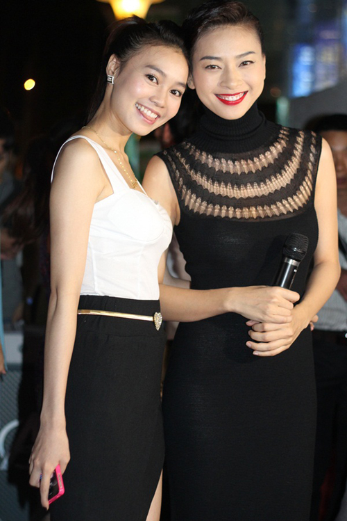 Diễn viên Lan Ngọc nhí nhảnh bên đàn chị Ngô Thanh Vân. Diễn viên Lan Ngọc nhí nhảnh bên đàn chị Ngô Thanh Vân.