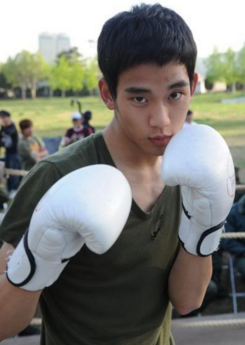 hyun-4-c-874792-1368259793_500x0.jpg