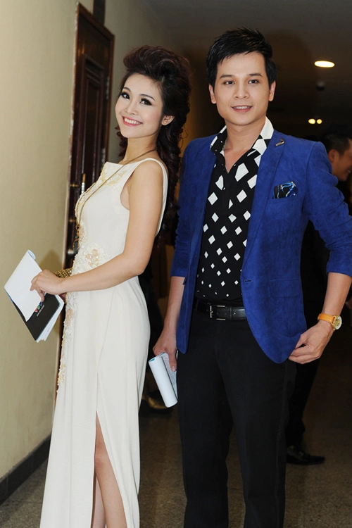 Hai MC của chương trình Thùy Linh và Danh Tùng. Hai MC của chương trình Thùy Linh và Danh Tùng.