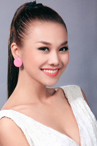 Với làn da nâu, tất cả các lớp lót, phấn nền, phấn phủ... đều nên chọn màu nâu đồng hoặc nâu nhạt sáng hơn da 1 tông, tránh phấn có sắc xanh hoặc tím. Riêng với phấn phủ, nên chọn loại có chút nhũ hoặc ánh đồng để làn da có cảm giác sáng bừng. Với làn da nâu, tất cả các lớp lót, phấn nền, phấn phủ... đều nên chọn màu nâu đồng hoặc nâu nhạt sáng hơn da 1 tông, tránh phấn có sắc xanh hoặc tím. Riêng với phấn phủ, nên chọn loại có chút nhũ hoặc ánh đồng để làn da có cảm giác sáng bừng.