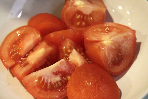 Cà chua bổ múi cau. Cà chua bổ múi cau.