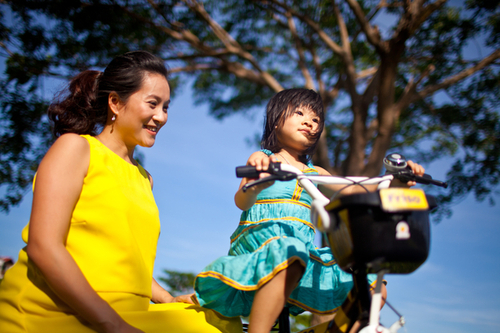 Niềm hạnh phúc lớn của Bình Minh và Anh Thơ là khi được cùng con lớn lên, cùng con trải nghiệm những điều thú vị trong hành trình khám phá cuộc sống diệu kỳ. Niềm hạnh phúc lớn của Bình Minh và Anh Thơ là khi được cùng con lớn lên, cùng con trải nghiệm những điều thú vị trong hành trình khám phá cuộc sống diệu kỳ.