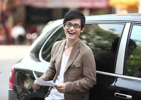 Chàng ca sĩ gốc Bắc chia sẻ, anh thích mọi chuyện đến tự nhiên, đặc biệt là trong tình cảm. Theo anh sự nữ tính khiến phái đẹp rất hấp dẫn. Với Hà Anh Tuấn, nữ tính có nhiều kiểu, con gái có cạo trọc đầu, tomboy đến cỡ nào thì cũng có những nét nữ tính riêng. Chàng ca sĩ gốc Bắc chia sẻ, anh thích mọi chuyện đến tự nhiên, đặc biệt là trong tình cảm. Theo anh sự nữ tính khiến phái đẹp rất hấp dẫn. Với Hà Anh Tuấn, nữ tính có nhiều kiểu, con gái có cạo trọc đầu, tomboy đến cỡ nào thì cũng có những nét nữ tính riêng.