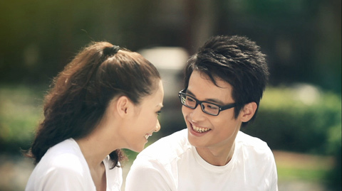 Video clip là một câu chuyện lãng mạn của mùa hè. Hà Anh Tuấn và những người trong ekip muốn thể hiện một chuyện tình không bằng âm nhạc mà bằng diễn xuất. Video clip là một câu chuyện lãng mạn của mùa hè. Hà Anh Tuấn và những người trong ekip muốn thể hiện một chuyện tình không bằng âm nhạc mà bằng diễn xuất.