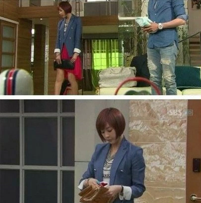 Chiếc túi cô gái dùng thay đổi màu, kiểu dáng chỉ trong vài giây tích tắc. Chiếc túi cô gái dùng thay đổi màu, kiểu dáng chỉ trong vài giây tích tắc.