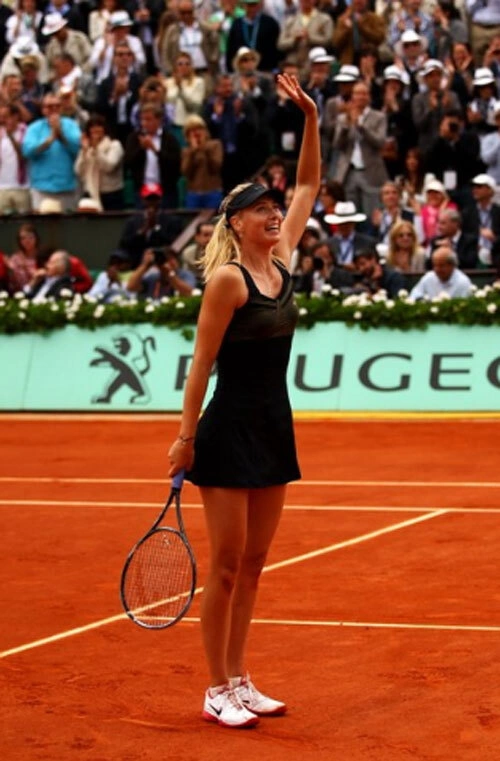 Sharapova tri ân người hâm mộ. Sharapova tri ân người hâm mộ.