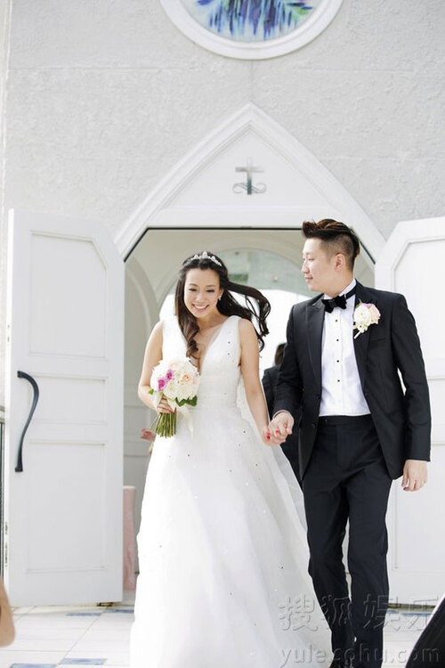 Ngày 9/6, hôn lễ của nữ diễn viên Hong Kong Ngô Thần Quân được tổ chức tại một nhà thờ ven biển ở Nhật Bản Ngày 9/6, hôn lễ của nữ diễn viên Hong Kong Ngô Thần Quân được tổ chức tại một nhà thờ ven biển ở Nhật Bản