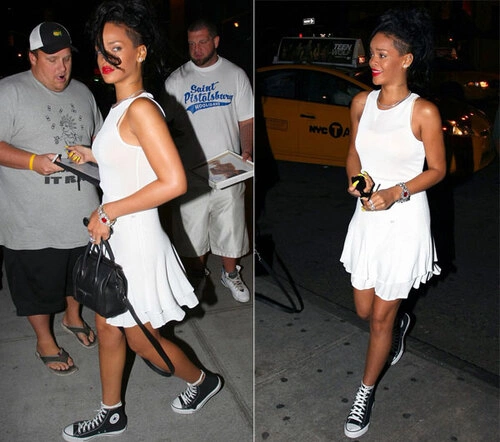 Rihanna có mặt tại câu lạc bộ Avenue đêm 11/6. Ảnh: Splash. Rihanna có mặt tại câu lạc bộ Avenue đêm 11/6. Ảnh: Splash.