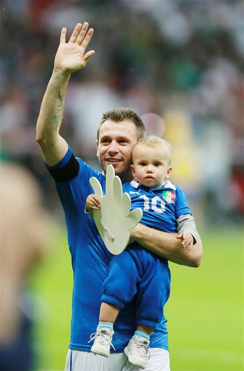Cậu nhóc Christopher, niềm tự hào của tiền đạo Cassano. Cậu nhóc Christopher, niềm tự hào của tiền đạo Cassano.