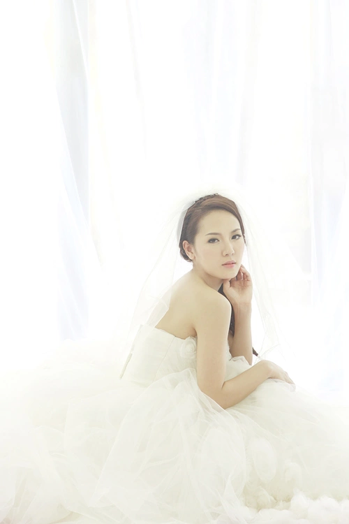 Bên cạnh đó, Phương Linh cùng ekip của mình sẽ giới thiệu những ca khúc nằm trong dự án âm nhạc đặc biệt mà cô đã ấp ủ hơn một năm nay với tên gọi Tiếng Hót Từ bụi Mận Gai sẽ được phát hành vào mùa thu năm nay. Bên cạnh đó, Phương Linh cùng ekip của mình sẽ giới thiệu những ca khúc nằm trong dự án âm nhạc đặc biệt mà cô đã ấp ủ hơn một năm nay với tên gọi Tiếng Hót Từ bụi Mận Gai sẽ được phát hành vào mùa thu năm nay.