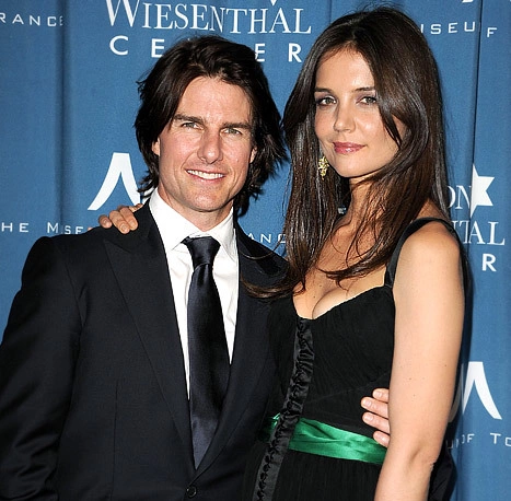 Tom Cruise và Katie Holmes đã đạt được thỏa thuận ly hôn nhanh chóng. Tom Cruise và Katie Holmes đã đạt được thỏa thuận ly hôn nhanh chóng.
