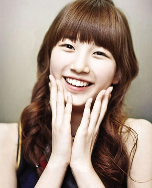 Suzy, thành viên nhóm nhạc Miss A với vẻ đẹp trong sáng và diễn xuất đáng yêu. Suzy, thành viên nhóm nhạc Miss A với vẻ đẹp trong sáng và diễn xuất đáng yêu.