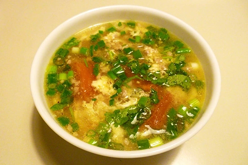 Với nhiều màu sắc hấp dẫn và cách nấu đơn giản bạn sẽ có một món canh ngon cho bữa cơm gia đình.