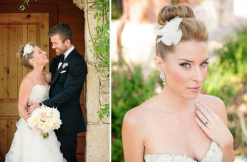 Tóc búi cao đơn giản sẽ nổi bật hơn khi cô dâu kết hợp cùng chiếc váy cưới cầu kỳ. Tóc búi cao đơn giản sẽ nổi bật hơn khi cô dâu kết hợp cùng chiếc váy cưới cầu kỳ.