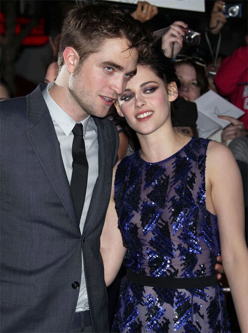 Kristen Stewart và Robert Pattinson hẹn hò từ năm 2009 khi đóng phim "Chạng vạng". Kristen Stewart và Robert Pattinson hẹn hò từ năm 2009 khi đóng phim "Chạng vạng".