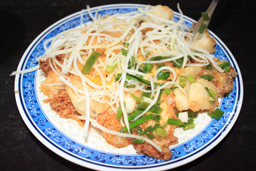 Bột chiên là món ăn đường phố quen thuộc đối với người dân ở thành phố mang tên Bác. Bột chiên là món ăn đường phố quen thuộc đối với người dân ở thành phố mang tên Bác.