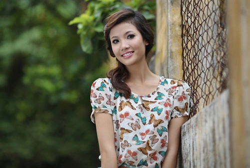 Ê kíp chụp ảnh phố cổ: Ảnh: Nguyễn Long, stylist: Tăng Thành Công, make-up: Vương Khiêm, Ngọc Trúc, tóc: Sang. Ê kíp chụp ảnh phố cổ: Ảnh: Nguyễn Long, stylist: Tăng Thành Công, make-up: Vương Khiêm, Ngọc Trúc, tóc: Sang.