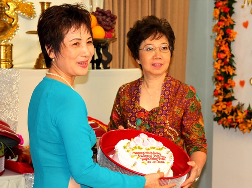 ... bánh cưới cho mẹ cô dâu. ... bánh cưới cho mẹ cô dâu.