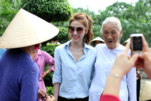 ngan-khanh-3-776342-1368314440_500x0.jpg