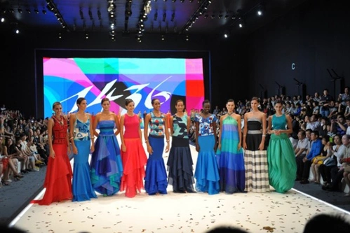 10 thí sinh xuất sắc trong phần thi phụ Top Model diễn ra vào ngày 12/8. 10 thí sinh xuất sắc trong phần thi phụ Top Model diễn ra vào ngày 12/8.