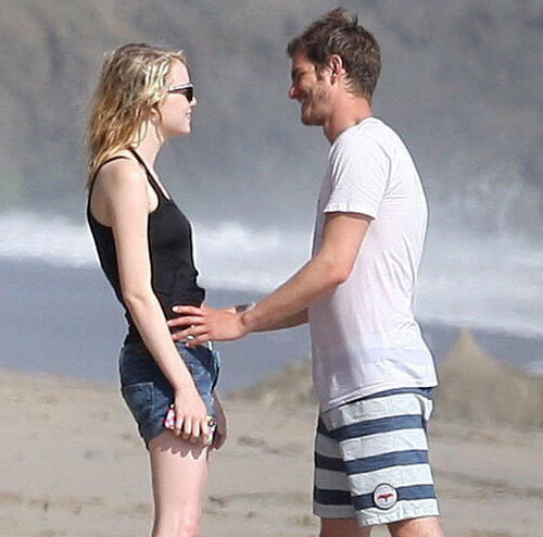 Emma Stone đã có một ngày lãng mạn cùng Andrew Garfield trên bãi biển Malibu, Mỹ hôm 21/8. Emma Stone đã có một ngày lãng mạn cùng Andrew Garfield trên bãi biển Malibu, Mỹ hôm 21/8.