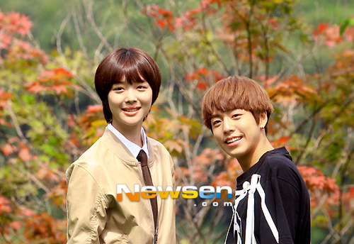 Sulli và Lee Hyun Woo, một đồng môn của "cô nàng giả trai". Sulli và Lee Hyun Woo, một đồng môn của "cô nàng giả trai".