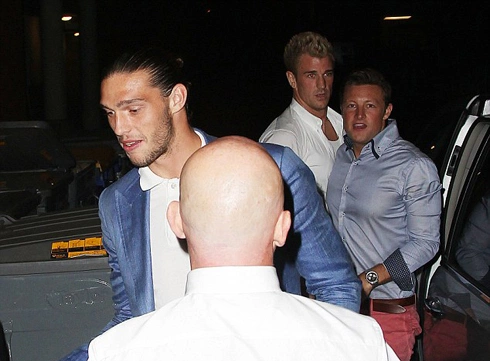 Tiền đạo Andy Carroll Tiền đạo Andy Carroll