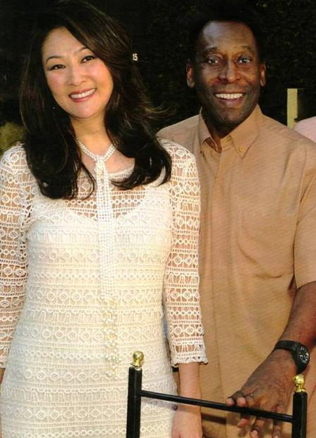 Pele và người bạn gái mới gốc Nhật Pele và người bạn gái mới gốc Nhật