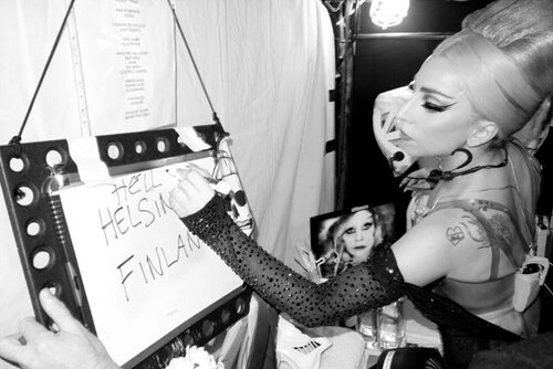 gaga11-340574-1368313459_500x0.jpg