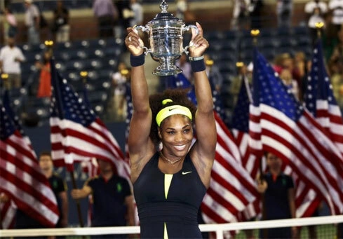 Serena nâng cao chiếc Cup Mỹ mở rộng. Serena nâng cao chiếc Cup Mỹ mở rộng.