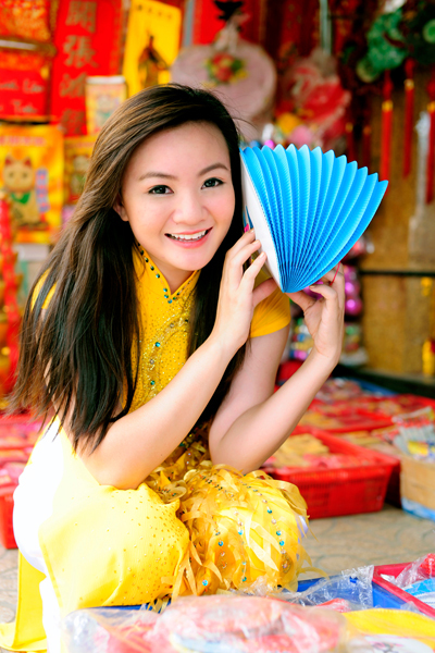 Về Việt Nam hưởng kỳ nghỉ hè 2 tháng, Xuân Mai đã nhanh chóng "hâm nóng" tên tuổi khi nhận lời tham gia nhiều show ca nhạc tại nhiều tỉnh thành. Không còn hát những ca khúc thiếu nhi, thiếu nữ 17 tuổi đã chuyển sang dòng nhạc teen trẻ trung. Về Việt Nam hưởng kỳ nghỉ hè 2 tháng, Xuân Mai đã nhanh chóng "hâm nóng" tên tuổi khi nhận lời tham gia nhiều show ca nhạc tại nhiều tỉnh thành. Không còn hát những ca khúc thiếu nhi, thiếu nữ 17 tuổi đã chuyển sang dòng nhạc teen trẻ trung.