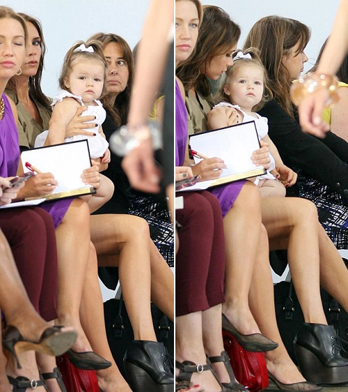 Có người còn bình luận, với ánh mắt đầy tò mò xen lẫn vẻ thích thú, Harper có tố chất để trở thành một nhà phê bình thời trang trong tương lai. Có người còn bình luận, với ánh mắt đầy tò mò xen lẫn vẻ thích thú, Harper có tố chất để trở thành một nhà phê bình thời trang trong tương lai.