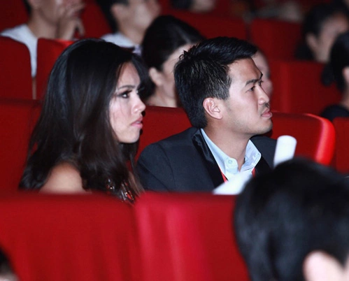 Trước tin đồn yêu em trai cùng cha khác mẹ với Louis Nguyễn (bạn trai Tăng Thanh Hà) Trước tin đồn yêu em trai cùng cha khác mẹ với Louis Nguyễn (bạn trai Tăng Thanh Hà)