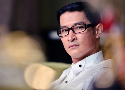 Anh hy vọng vai diễn hoàn toàn mới trong 'Lấy chồng người ta' sẽ gây bất ngờ cho khán giả. Anh hy vọng vai diễn hoàn toàn mới trong 'Lấy chồng người ta' sẽ gây bất ngờ cho khán giả.