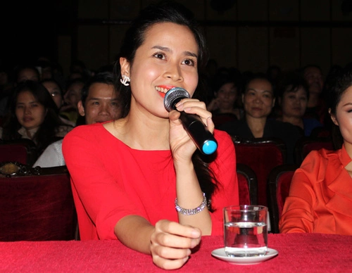 Tham dự cuộc thi hát nhằm gây quỹ từ thiện này còn có ca sĩ Lưu Hương Giang. Tham dự cuộc thi hát nhằm gây quỹ từ thiện này còn có ca sĩ Lưu Hương Giang.