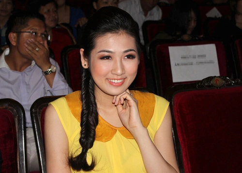 Tú Anh mong muốn sau khi tốt nghiệp, em sẽ được nhận vào Đài Truyền hình Việt Nam và trở thành một biên tập viên tốt Tú Anh mong muốn sau khi tốt nghiệp, em sẽ được nhận vào Đài Truyền hình Việt Nam và trở thành một biên tập viên tốt