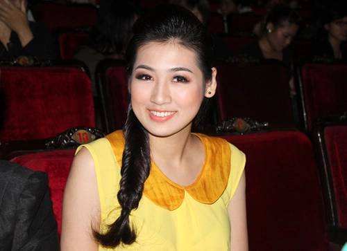 Sau khi đăng quang Á hậu Việt Nam 2012, Tú Anh trở về với công việc học tập của mình tại Sau khi đăng quang Á hậu Việt Nam 2012, Tú Anh trở về với công việc học tập của mình tại