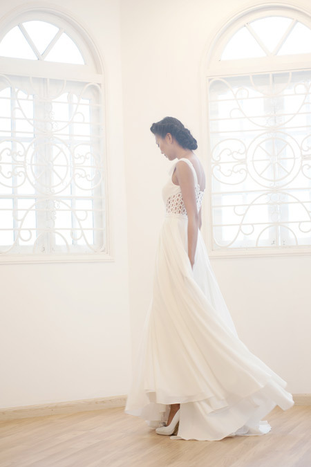 Váy cưới chất liệu chiffon nhẹ nhàng, thanh thoát. Váy cưới chất liệu chiffon nhẹ nhàng, thanh thoát.