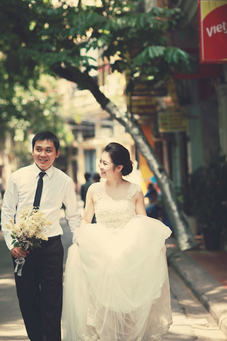 Tùy không gian chụp ảnh cưới mà cặp đôi có những lựa chọn trang phục khác nhau. Tùy không gian chụp ảnh cưới mà cặp đôi có những lựa chọn trang phục khác nhau.