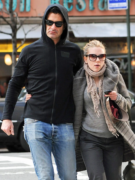 Scarlett Johansson và Nate Naylor đã dứt tình sau 10 tháng hẹn hò. Scarlett Johansson và Nate Naylor đã dứt tình sau 10 tháng hẹn hò.