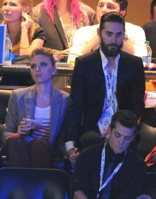 Scarlett Johansson tay trong tay với tình cũ Scarlett Johansson tay trong tay với tình cũ