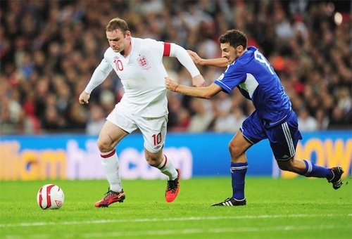 Rooney xông xáo trong trận gặp San Marino cuối tuần trước.
